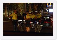 0_Strip (10) * Da auf dem Las Vegas Boulevard (The Strip) zu viel Autos unterwegs sind, fährt die Polizei mit dem Fahrrad * 3016 x 2023 * (2.06MB)